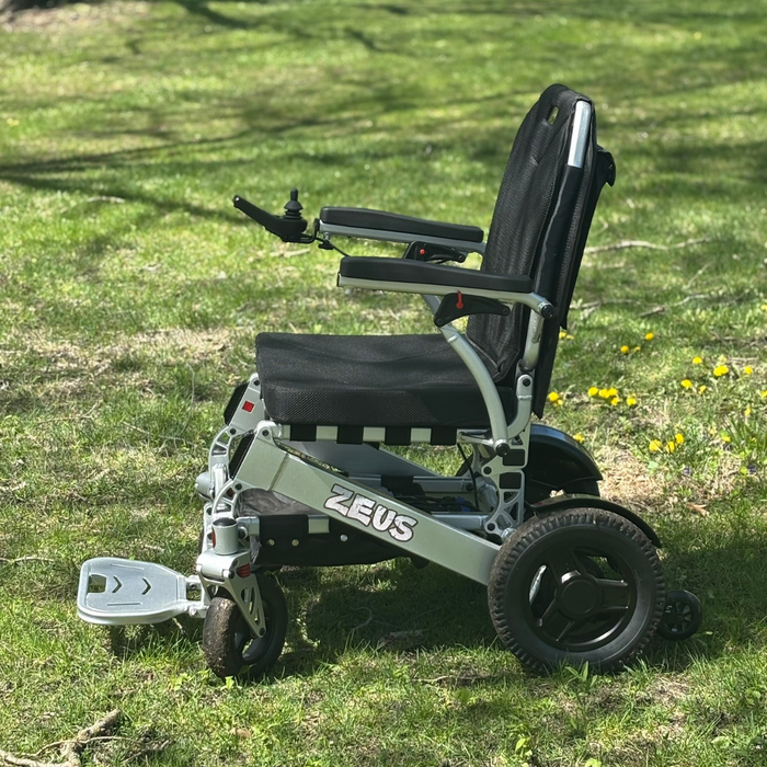 Zeus Bariatric Side View On Grass