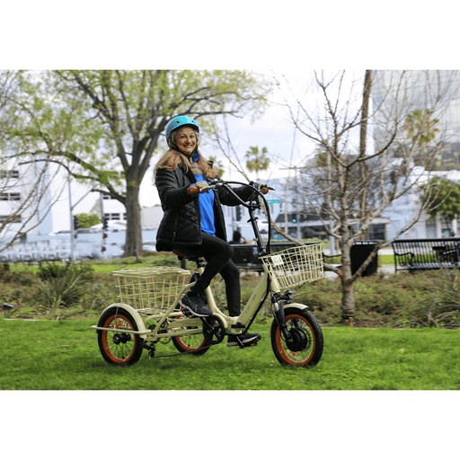 Woman_in_Easy_Transit_750W_Folding_Electric_Trike_at_the_Park